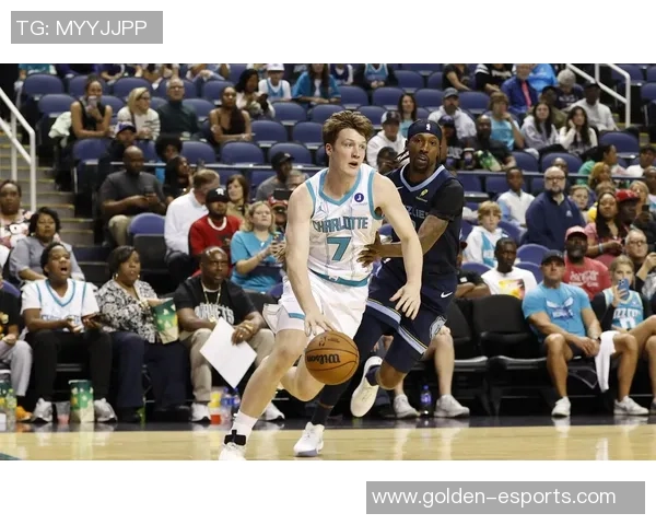 克尼佩尔三分球神速破纪录主帅称其投篮姿势堪称顶级基本功扎实